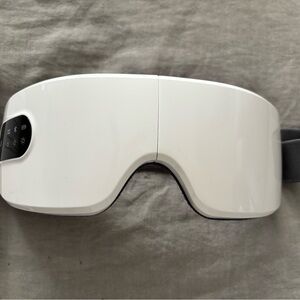 Smart Eye Mask with Black Strap